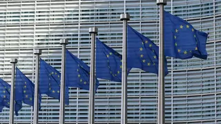 Europese Commissie ondermijnt voedselregels met 'Omnibus' pakket